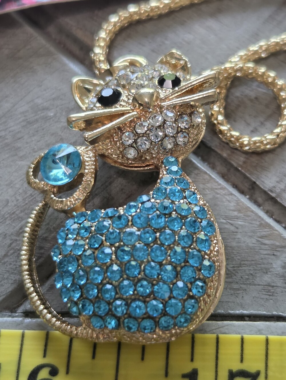 NWT Betsey Johnson Gold-Tone Cat Pendant Necklace Blue White Crystal Accents
